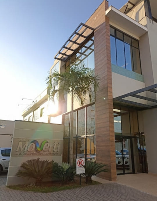 fachada-clinica-moverti-centro-ortopedico-em-guaratingueta-sp